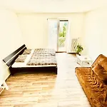 Zarohem 2 Bedrooms In Center With Balcony