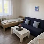 Zarohem 2 Bedrooms In Center With Balcony Апартаменты Брно