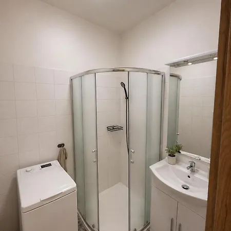 Appartement Zarohem 2 Bedrooms In Center With Balcony